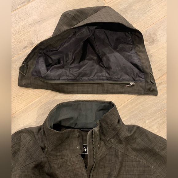 REI Jacket - Picture 2 of 8